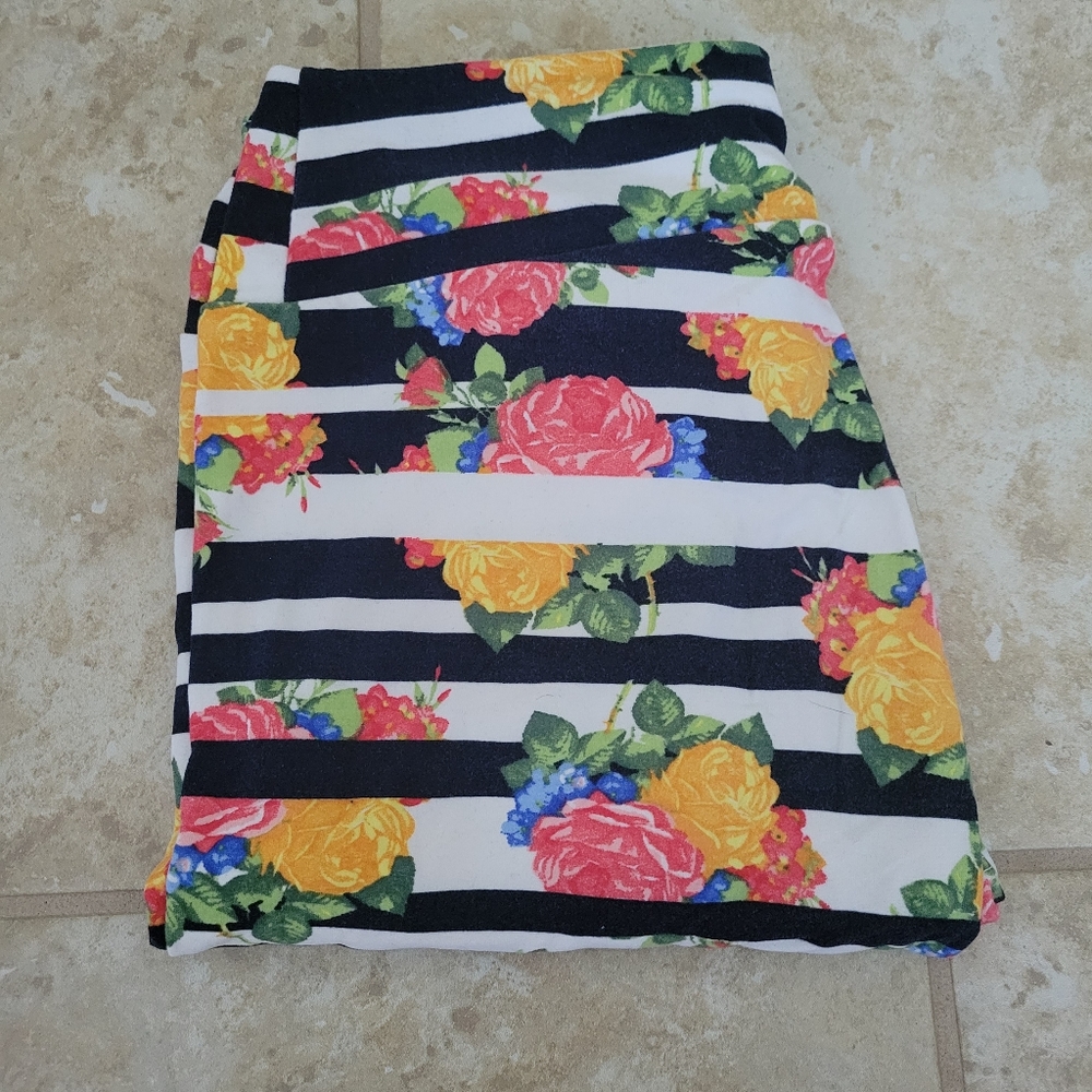 LuLaRoe OS Flower Stripe Leggings